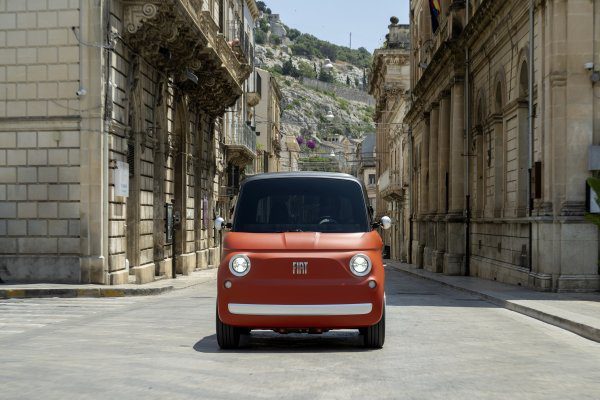 Fiat Topolino dobio osvježenje: nova Corallo boja i moderniji digitalni ekran