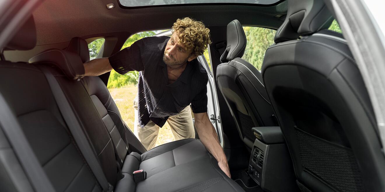 Interior right